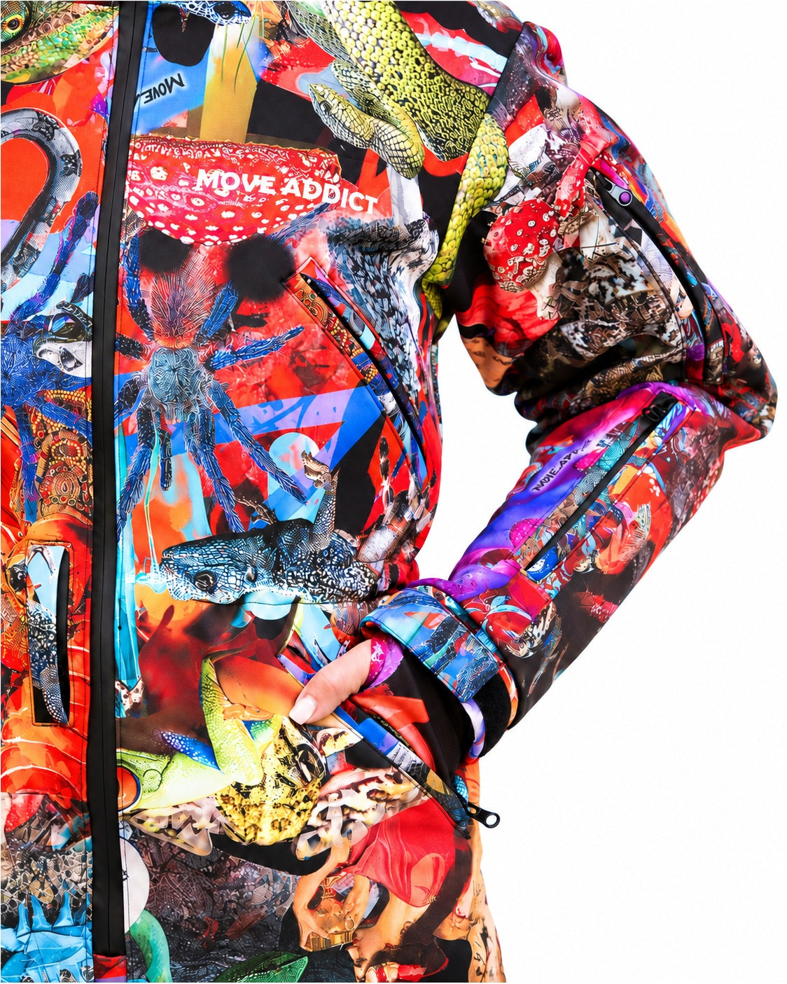 Two zipped sleeve pockets on MoveAddict Mind Jungle print women's snowsuit