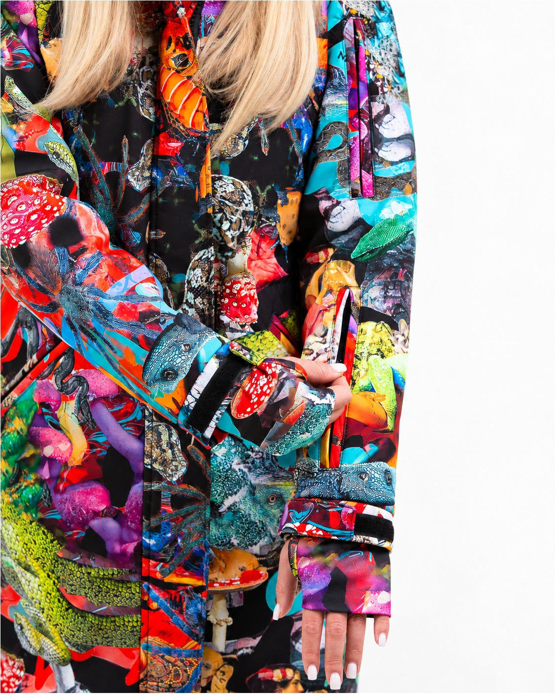 Sleeve cuff detail on MoveAddict Mind Jungle print women's winter parka