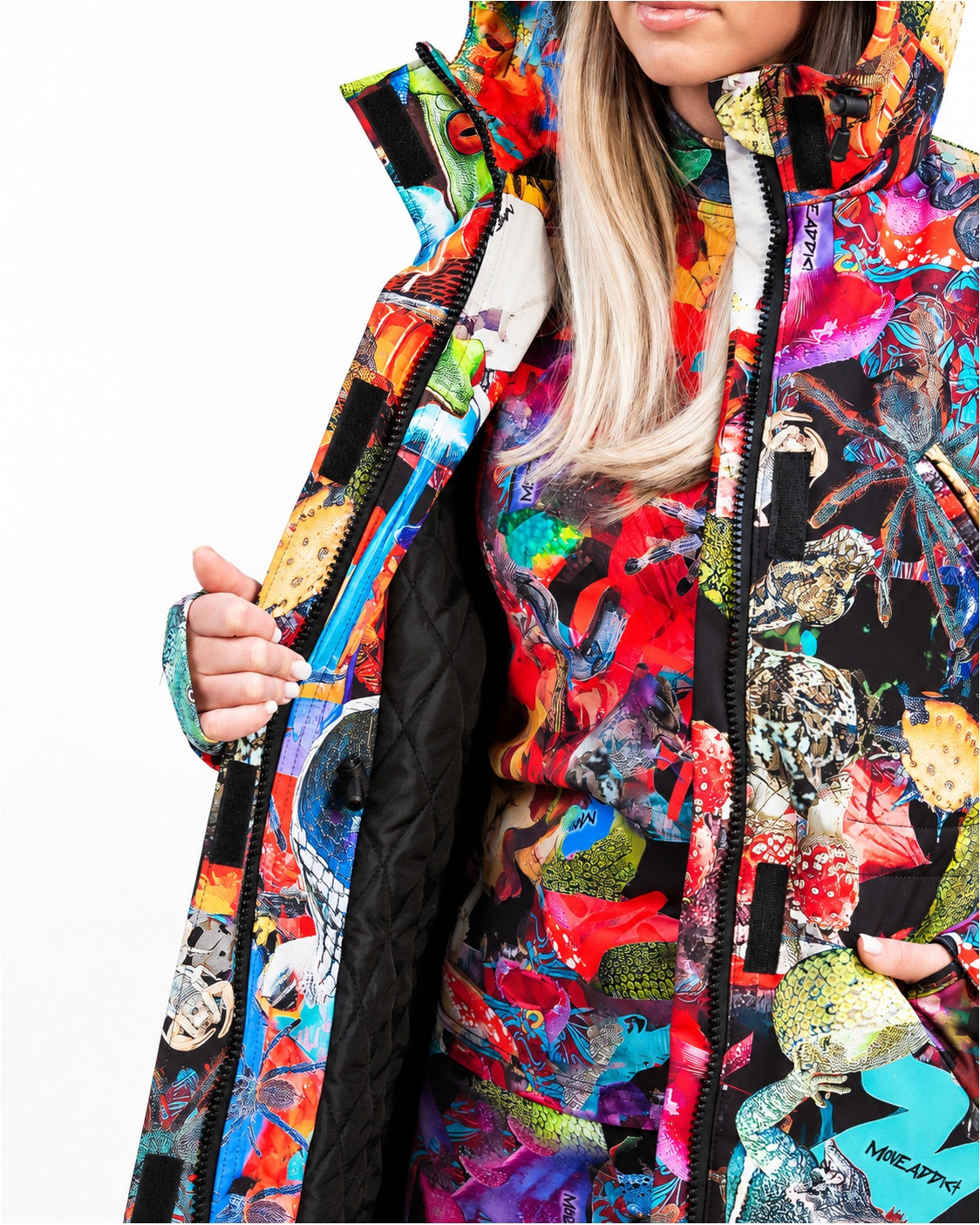 Warm quilted lining inside MoveAddict Mind Jungle print women's winter parka