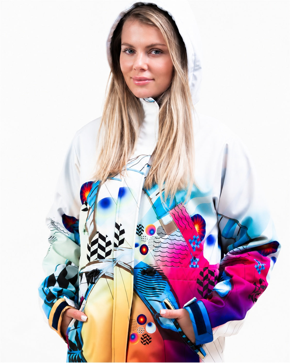 Hood up portrait – MoveAddict Kite print women's winter parka