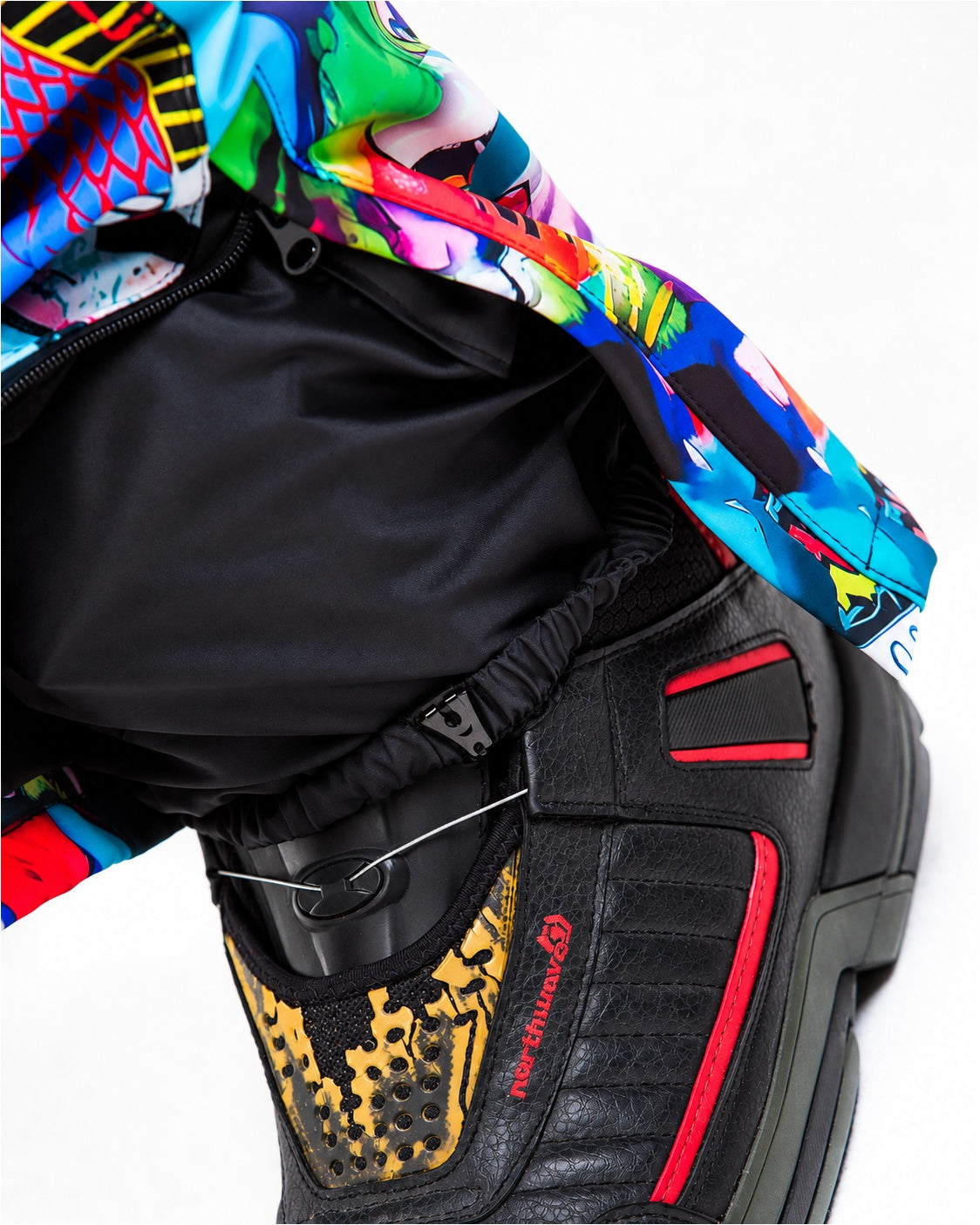 Boot gaiter and lining inside MoveAddict Monster Party print men's snowsuit